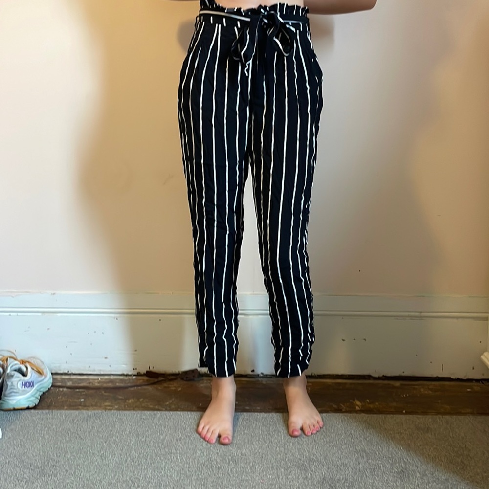 these are modeled on a size small, 5'3 model.
